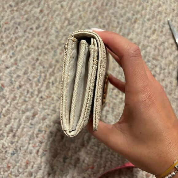 Michael Kors Vanilla/Beige Signature Canvas Fulton Flap Continental Wallet - Picture 14 of 14